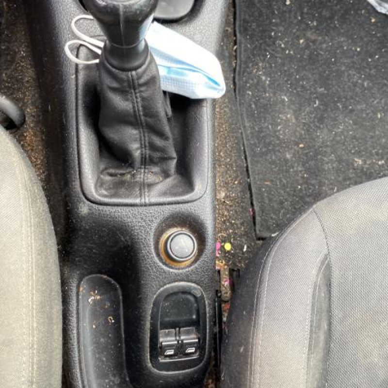 Compteur PEUGEOT 206 Photo n°17