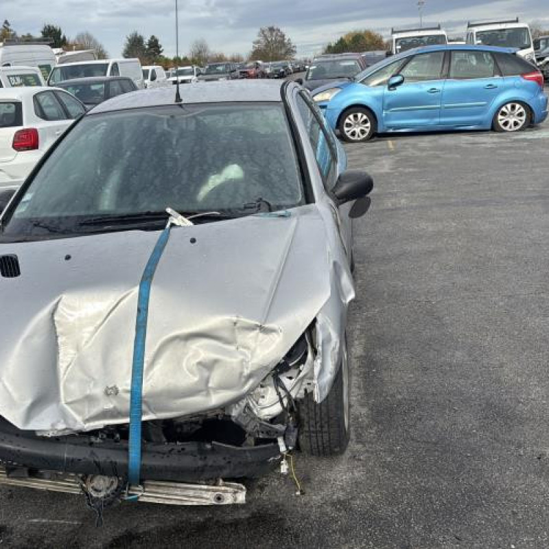 Compteur PEUGEOT 206 Photo n°8