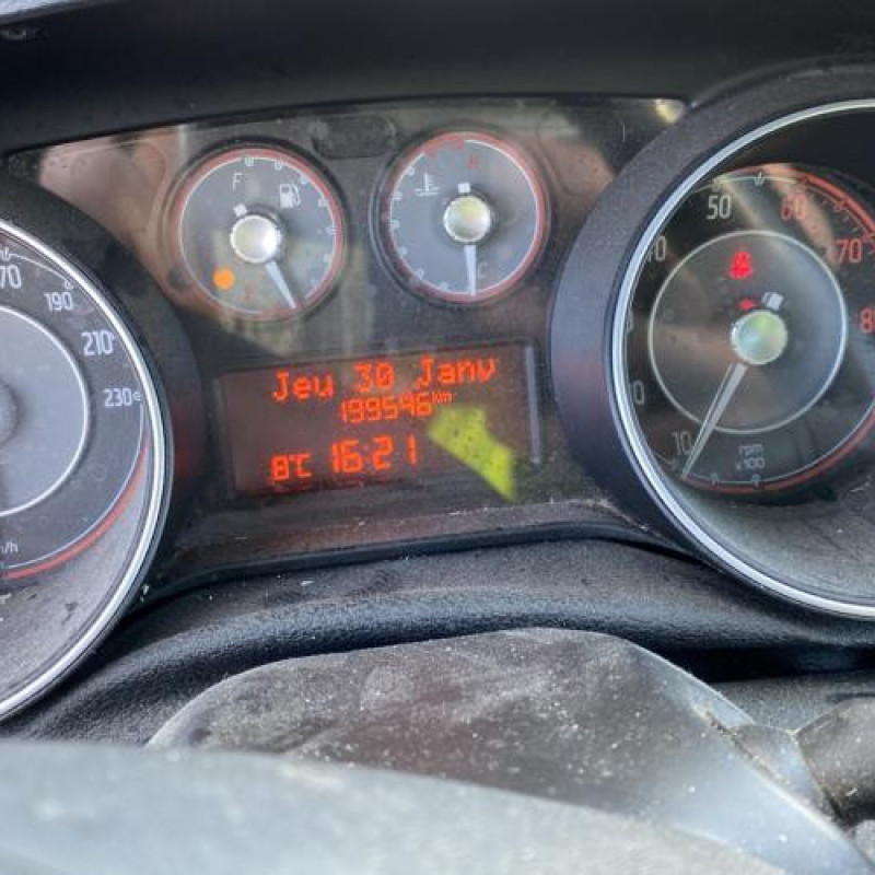 Moteur FIAT PUNTO 3 Photo n°19