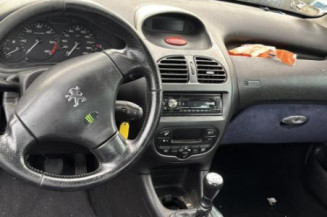 Baguette de coffre PEUGEOT 206