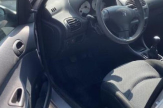 Baguette de coffre PEUGEOT 206