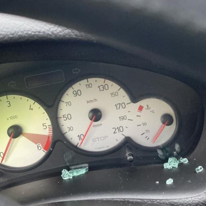 Baguette de coffre PEUGEOT 206 Photo n°17