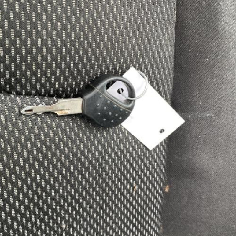 Baguette de coffre PEUGEOT 206 Photo n°19