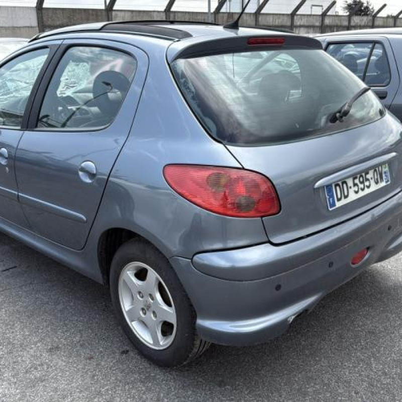 Baguette de coffre PEUGEOT 206 Photo n°4