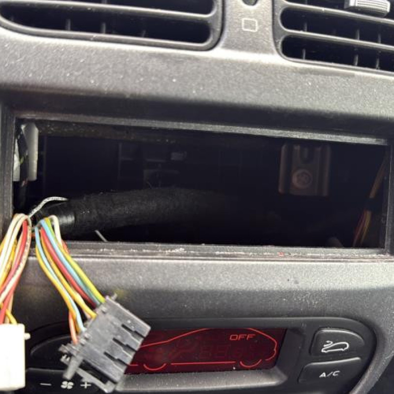 Baguette de coffre PEUGEOT 206 Photo n°17