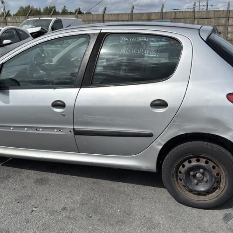 Baguette de coffre PEUGEOT 206 Photo n°6