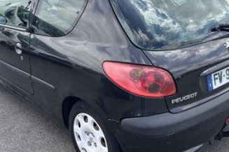 Baguette de coffre PEUGEOT 206