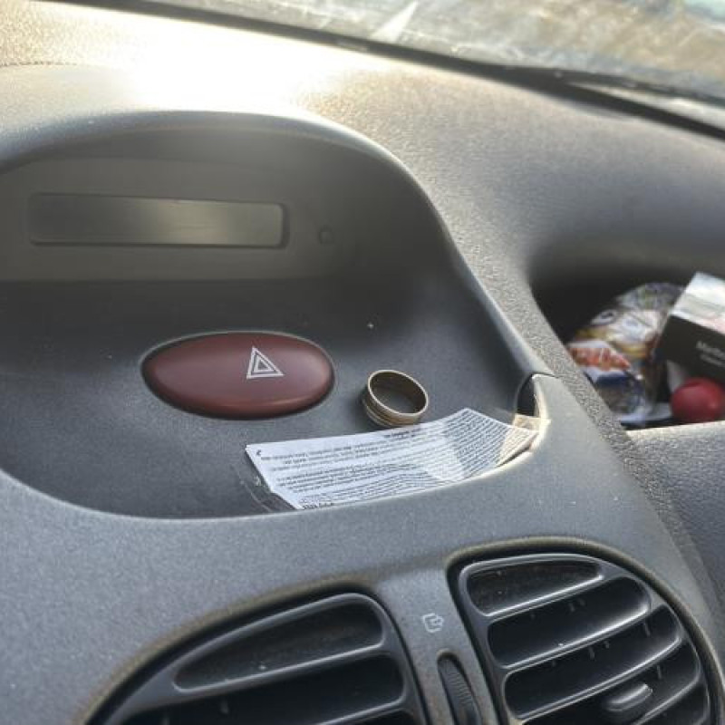 Compteur PEUGEOT 206 Photo n°17