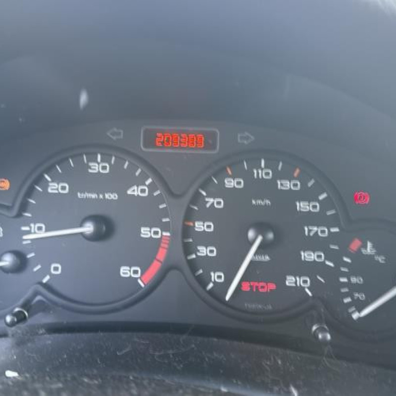 Baguette de coffre PEUGEOT 206 Photo n°10