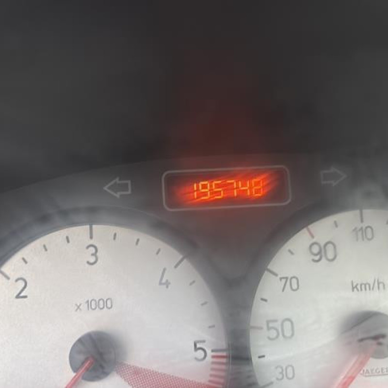 Compteur PEUGEOT 206 Photo n°4