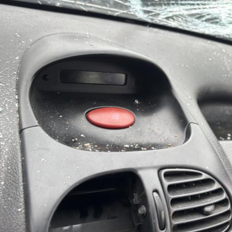 Reservoir essence PEUGEOT 206 Photo n°16