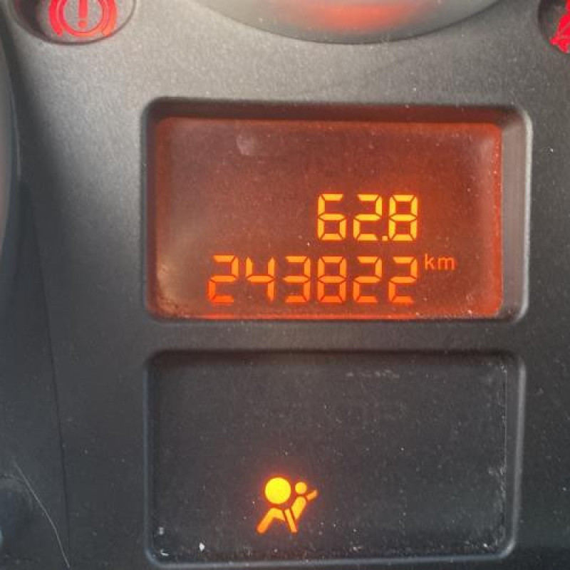 Reservoir essence PEUGEOT 207 Photo n°11