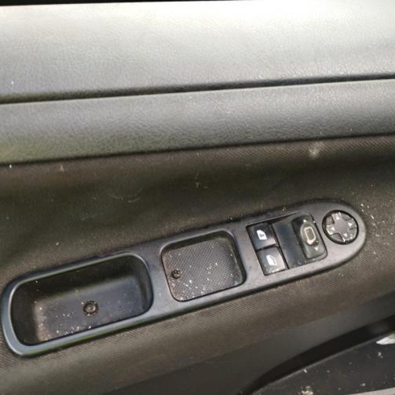 Reservoir essence PEUGEOT 207 Photo n°15