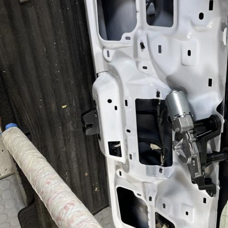 Malle/Hayon arriere CITROEN C3 3 Photo n°10