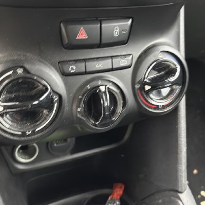 Compteur PEUGEOT 208 1 Photo n°16