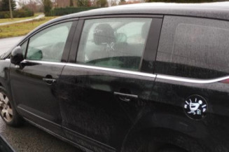 Interrupteur de leve vitre avant gauche PEUGEOT 5008 1