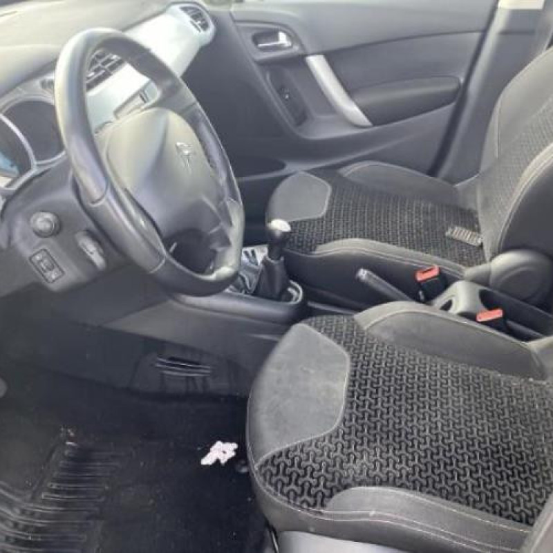 Pare choc arriere CITROEN C3 2 Photo n°15