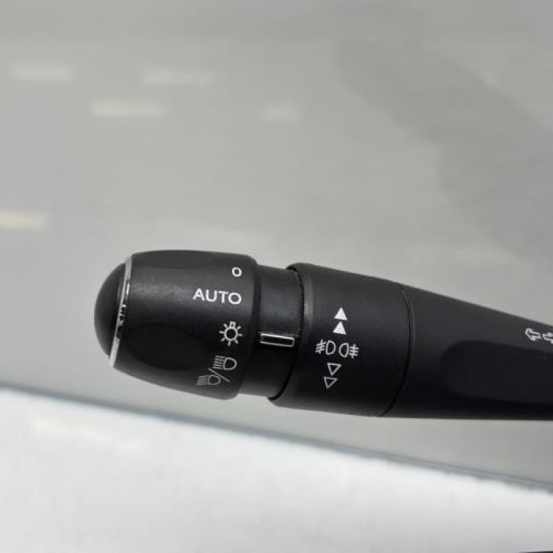 Com (Bloc Contacteur Tournant+Commodo Essuie Glace+Commodo Phare) PEUGEOT 308 2 Photo n°4