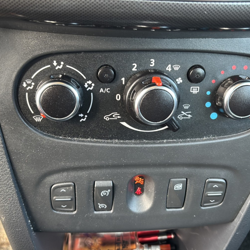 DACIA SANDERO 2 PHASE 2 0.9i - 12V TURBO TCE 90 Photo n°8