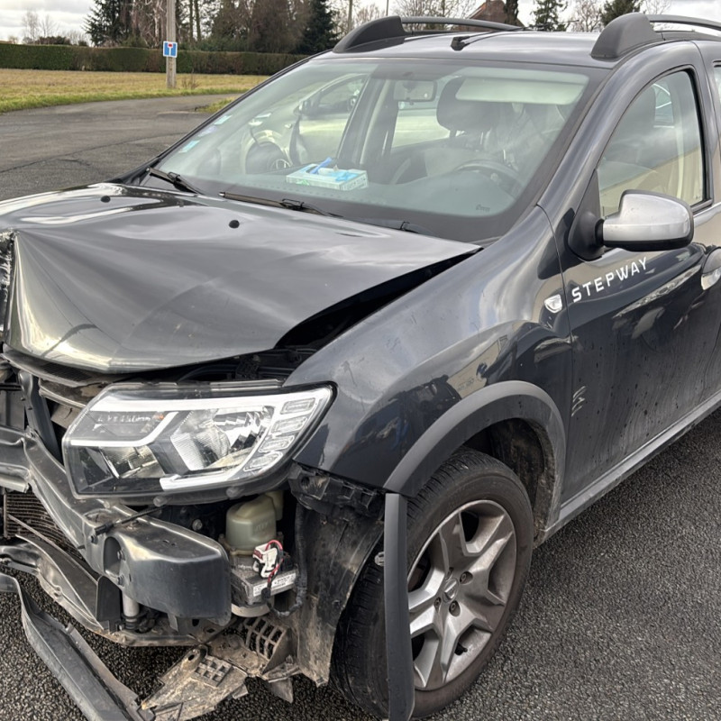 DACIA SANDERO 2 PHASE 2 0.9i - 12V TURBO TCE 90 Photo n°16