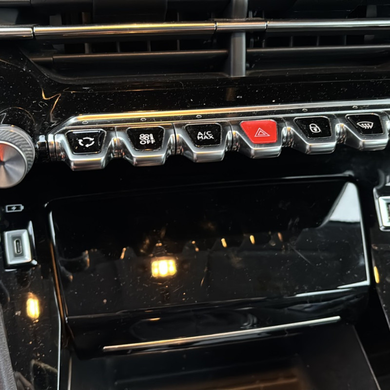 PEUGEOT 208 2 PHASE 1 1.2 PURETECH - 12V TURBO Photo n°9