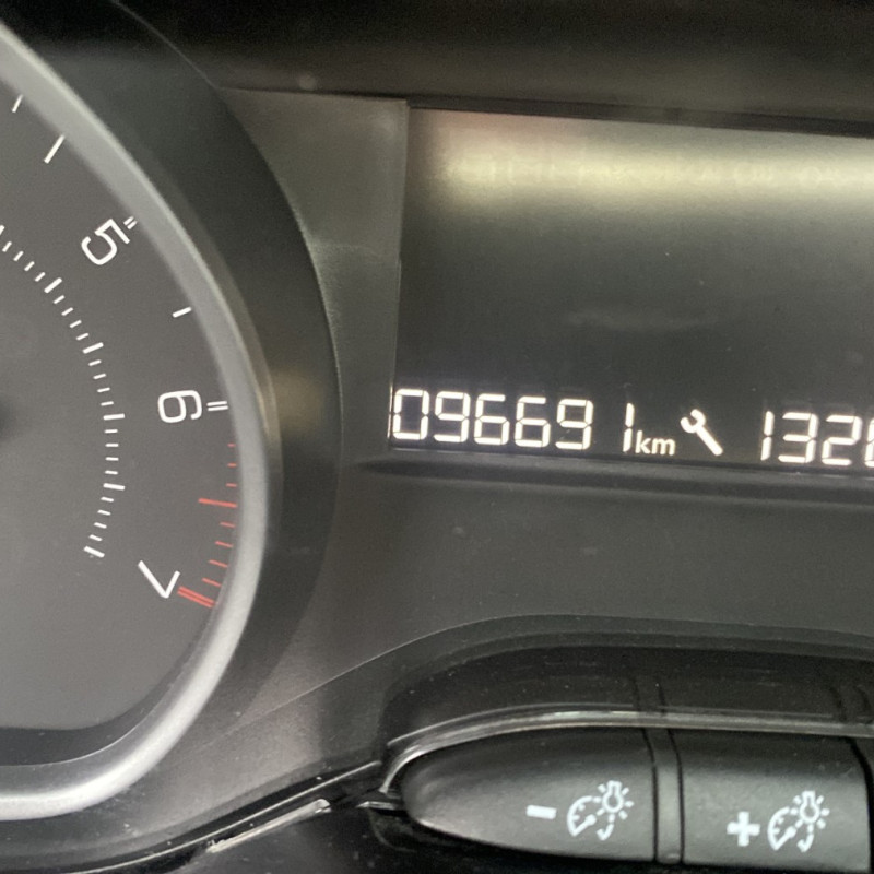 PEUGEOT 208 1 PHASE 2 1.2 VTI - 12V Photo n°10
