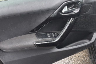 PEUGEOT 208 1 PHASE 2 1.2 VTI - 12V