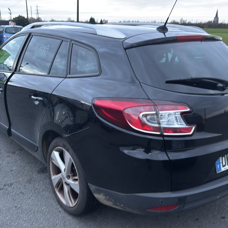 RENAULT MEGANE 3 PHASE 3 BREAK 1.5 DCI - 8V TURBO Photo n°4