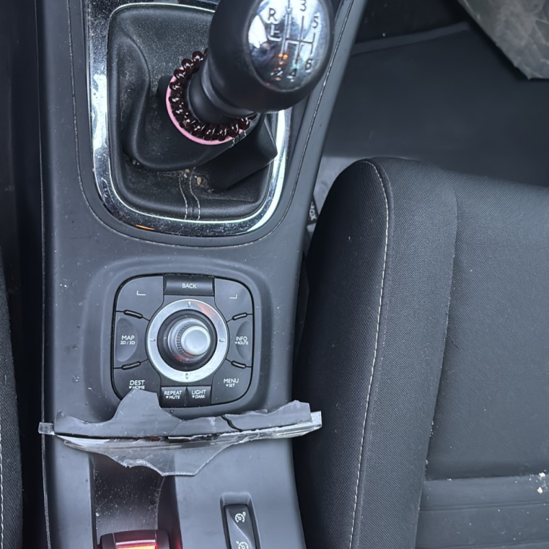 RENAULT MEGANE 3 PHASE 3 BREAK 1.5 DCI - 8V TURBO Photo n°19