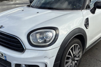 MINI MINI 3 F60 COUNTRYMAN PHASE 1 BREAK 2.0D - 16V TURBO COOPER D Photo n°1