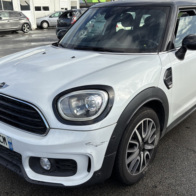 MINI MINI 3 F60 COUNTRYMAN PHASE 1 BREAK 2.0D - 16V TURBO COOPER D Photo n°1