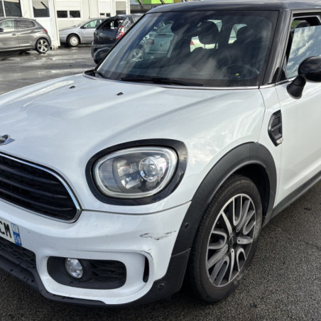 MINI MINI 3 F60 COUNTRYMAN PHASE 1 BREAK 2.0D - 16V TURBO COOPER D Photo n°1