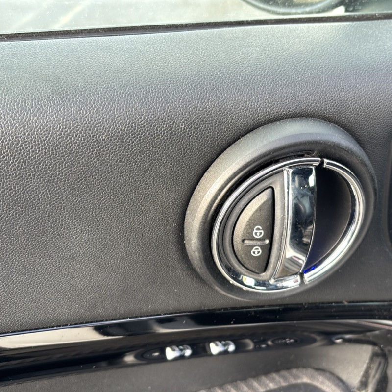 MINI MINI 3 F60 COUNTRYMAN PHASE 1 BREAK 2.0D - 16V TURBO COOPER D Photo n°11