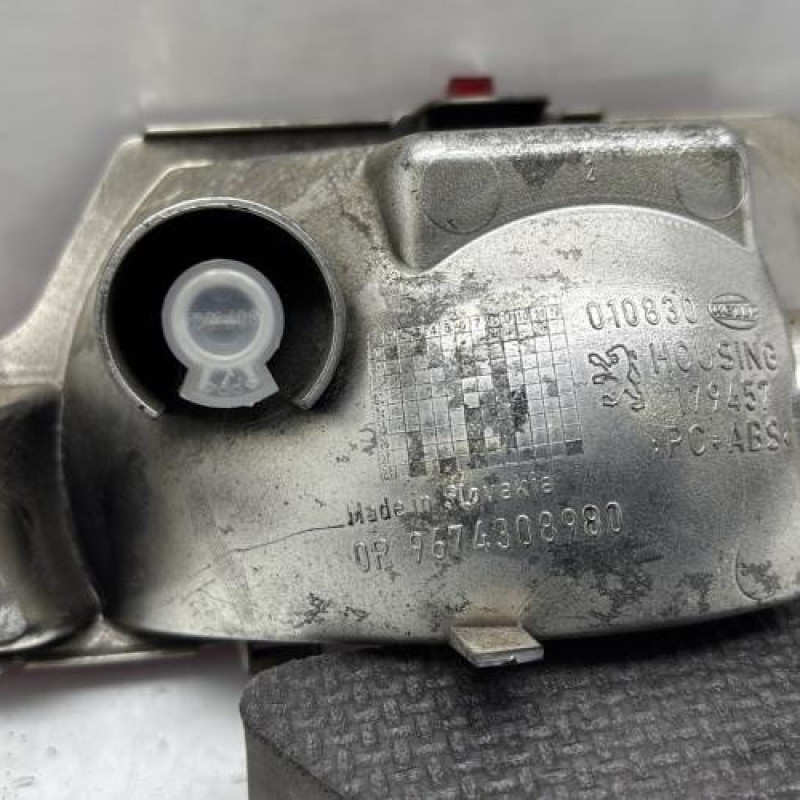 Anti brouillard arriere PEUGEOT 208 1 Photo n°3