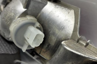 Anti brouillard arriere PEUGEOT 208 1