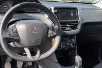 Anti brouillard arriere PEUGEOT 208 1