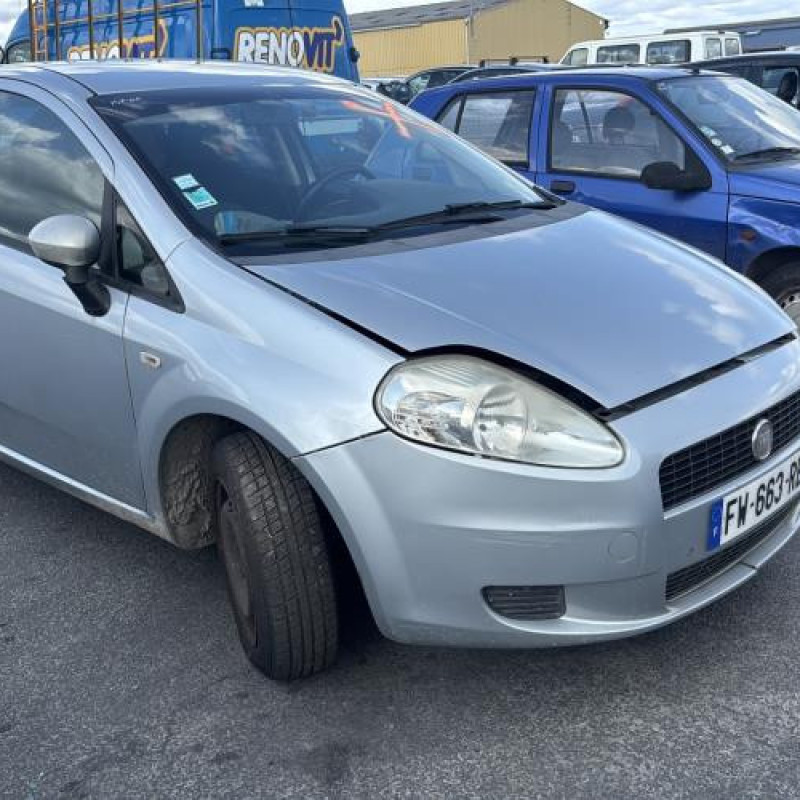 Renfort pare choc arriere (traverse) FIAT PUNTO EVO 3 Photo n°7