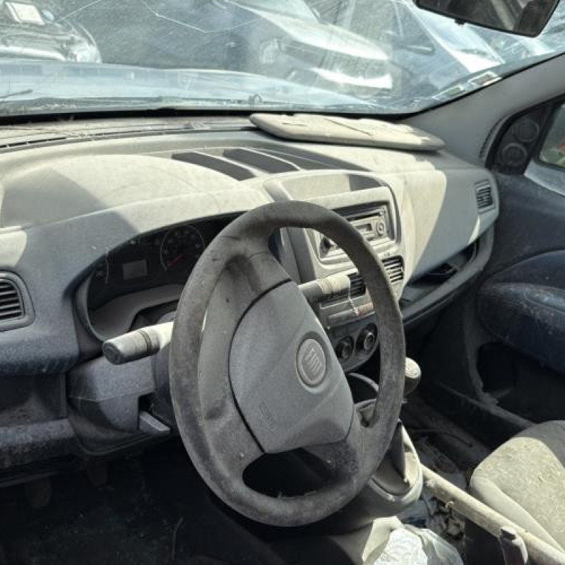 Vitre avant droit FIAT DOBLO 2 Photo n°9