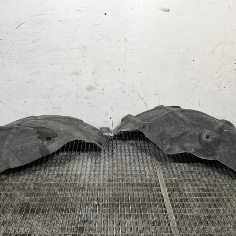 Pare boue avant gauche NISSAN TOWNSTAR Photo n°4