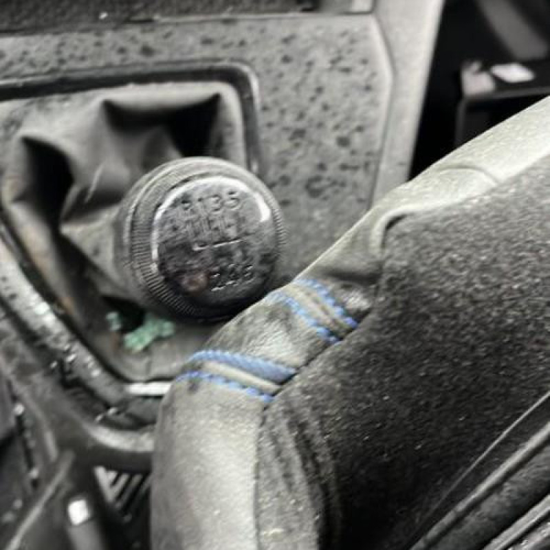 Pare boue avant gauche NISSAN TOWNSTAR Photo n°9