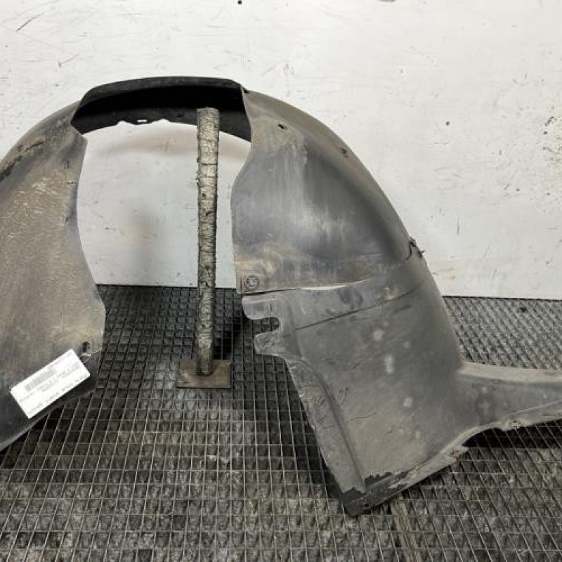 Pare boue avant gauche VOLKSWAGEN GOLF 5 Photo n°1