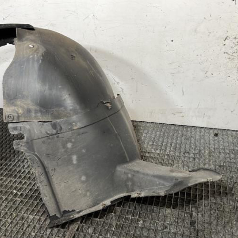 Pare boue avant gauche VOLKSWAGEN GOLF 5 Photo n°3