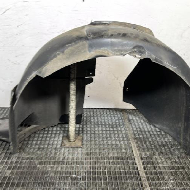 Pare boue avant gauche VOLKSWAGEN GOLF 5 Photo n°4