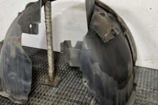 Pare boue avant droit PEUGEOT 5008 1