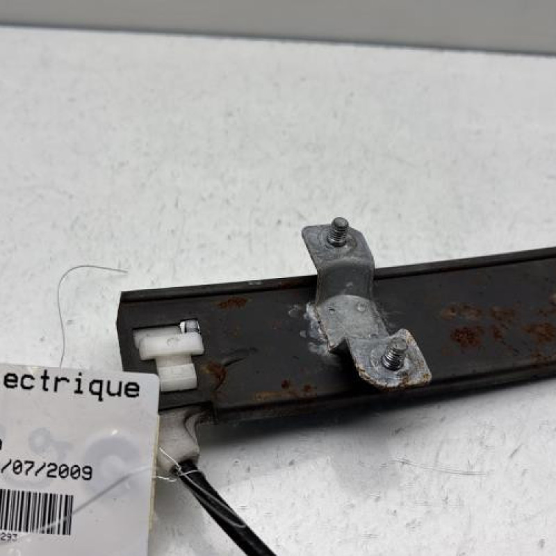 Leve vitre electrique avant gauche CHEVROLET MATIZ 2 Photo n°2