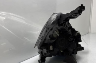 Optique avant principal gauche (feux)(phare) PEUGEOT 208 1