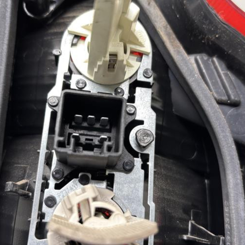 Feu arriere principal gauche (feux) VOLVO V 70 1 Photo n°3