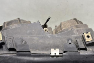 Optique avant principal droit (feux)(phare) VOLVO V 70 1