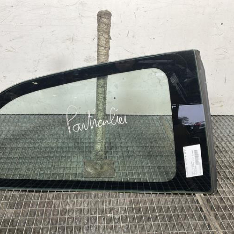 Custode arriere droit FORD FIESTA 5 Photo n°1