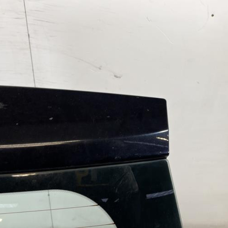 Malle/Hayon arriere FORD FIESTA 5 Photo n°3